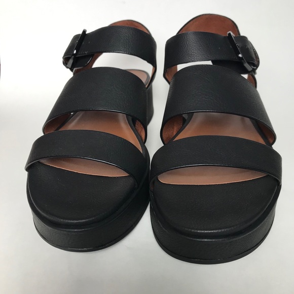 naturalizer brooke platform sandal